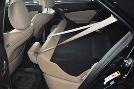 2013款丰田锐志2.5V尚锐版