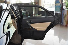 2013款丰田锐志2.5V尚锐版