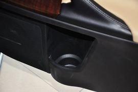 2013款丰田锐志2.5V尚锐版