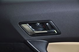 2013款丰田锐志2.5V尚锐版