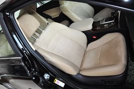 2013款丰田锐志2.5V尚锐版