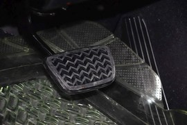 2013款丰田锐志2.5V尚锐版