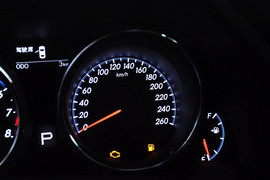 2013款丰田锐志2.5V尚锐版