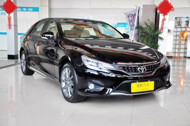 2013款丰田锐志2.5V尚锐版