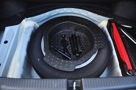 2013款丰田锐志2.5S菁锐版