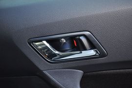 2013款丰田锐志2.5S菁锐版