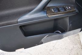 2013款丰田锐志2.5S菁锐版