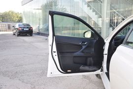 2013款丰田锐志2.5S菁锐版