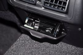 2013款丰田锐志2.5S菁锐版