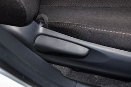 2013款丰田锐志2.5S菁锐版