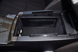 2013款丰田锐志2.5S菁锐版