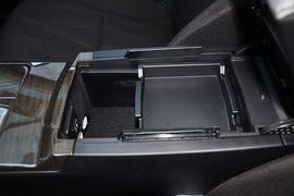 2013款丰田锐志2.5S菁锐版