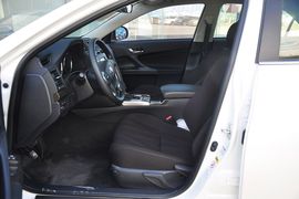 2013款丰田锐志2.5S菁锐版