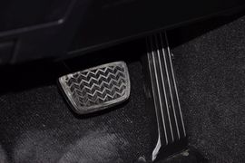 2013款丰田锐志2.5S菁锐版