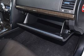 2013款丰田锐志2.5S菁锐版