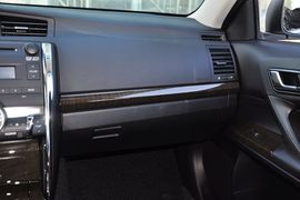 2013款丰田锐志2.5S菁锐版