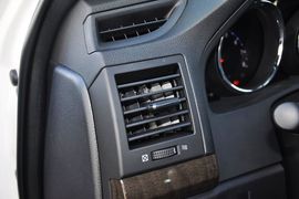 2013款丰田锐志2.5S菁锐版