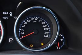 2013款丰田锐志2.5S菁锐版