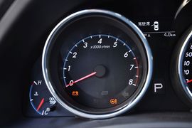 2013款丰田锐志2.5S菁锐版