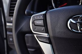 2013款丰田锐志2.5S菁锐版