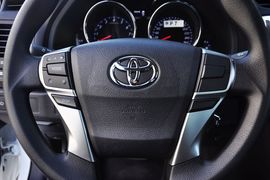 2013款丰田锐志2.5S菁锐版