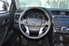 2013款丰田锐志2.5S菁锐版