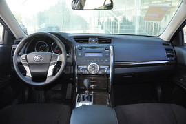 2013款丰田锐志2.5S菁锐版