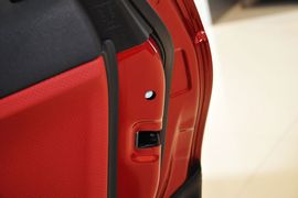 2014款路虎揽胜极光2.0T