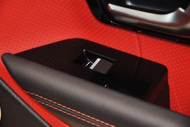 2014款路虎揽胜极光2.0T