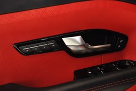 2014款路虎揽胜极光2.0T