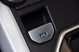 2014款路虎揽胜极光2.0T