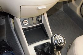 2012款长安悦翔V5