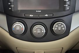 2012款长安悦翔V5