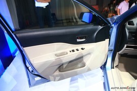 2009款奔腾B50上市现场实拍