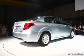 2009款奔腾B50上市现场实拍