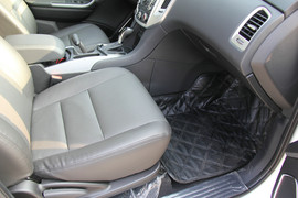 2013款江铃驭胜S350