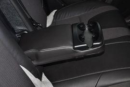 2012款福特福克斯两厢2.0L手动豪华运动型