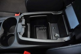 2012款福特福克斯两厢2.0L手动豪华运动型