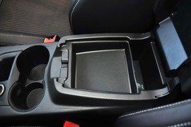 2012款福特福克斯两厢2.0L手动豪华运动型