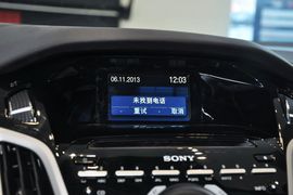 2012款福特福克斯两厢2.0L手动豪华运动型