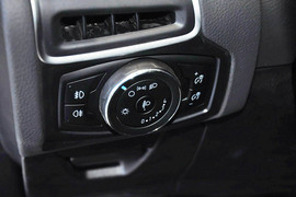2012款福特福克斯两厢2.0L手动豪华运动型