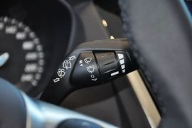 2012款福特福克斯两厢2.0L手动豪华运动型