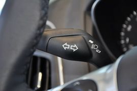 2012款福特福克斯两厢2.0L手动豪华运动型