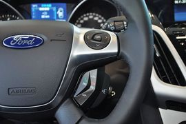 2012款福特福克斯两厢2.0L手动豪华运动型