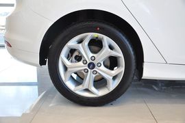 2012款福特福克斯两厢2.0L手动豪华运动型