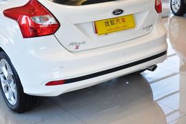 2012款福特福克斯两厢2.0L手动豪华运动型