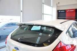 2012款福特福克斯两厢2.0L手动豪华运动型