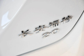2012款福特福克斯两厢2.0L手动豪华运动型