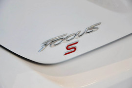 2012款福特福克斯两厢2.0L手动豪华运动型