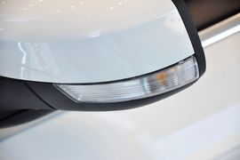 2012款福特福克斯两厢2.0L手动豪华运动型